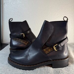 Louis Vuitton Discovery Buckled Boots